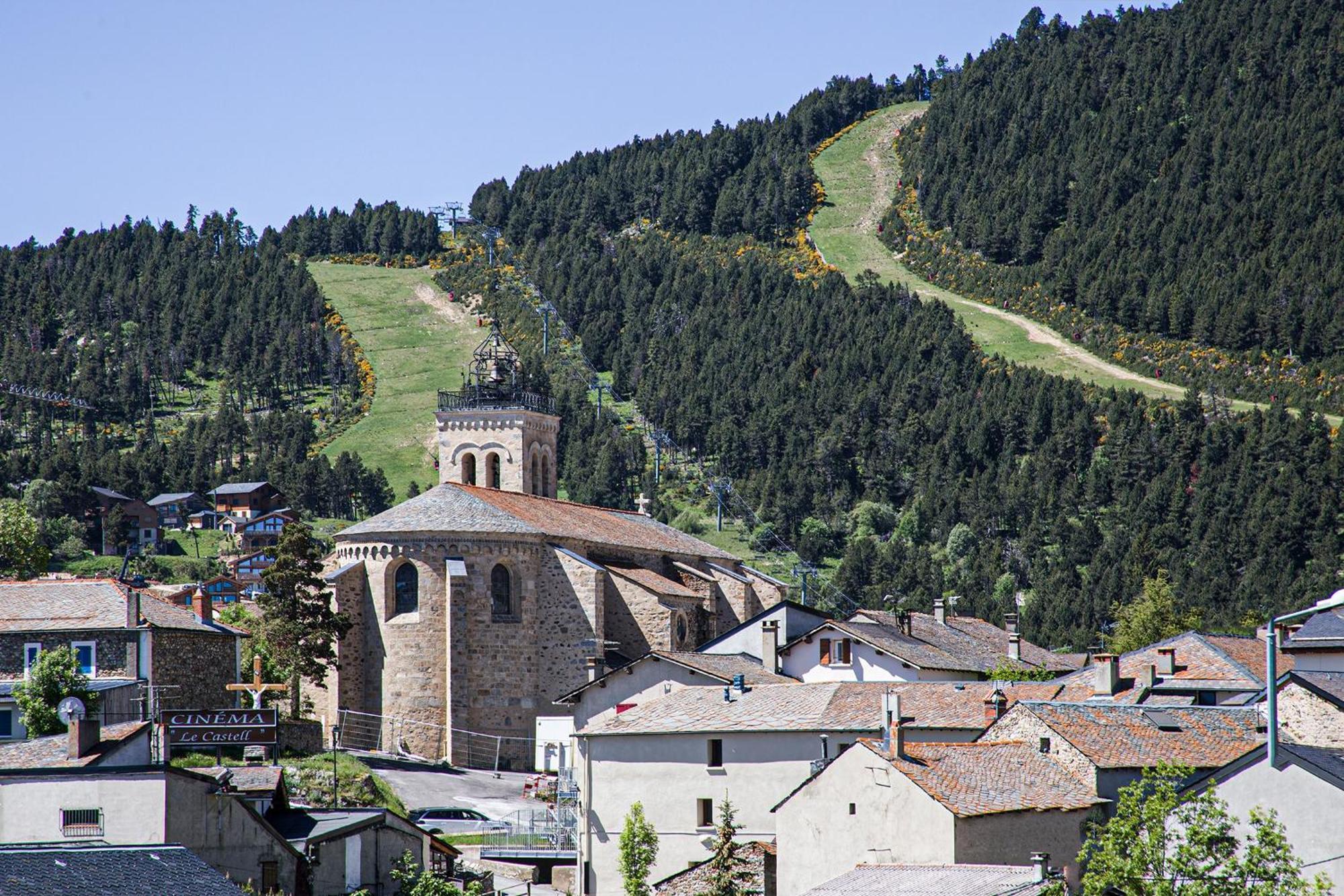 Soulazene - Station De Ski Accessible A Pied Les Angles  Luaran gambar